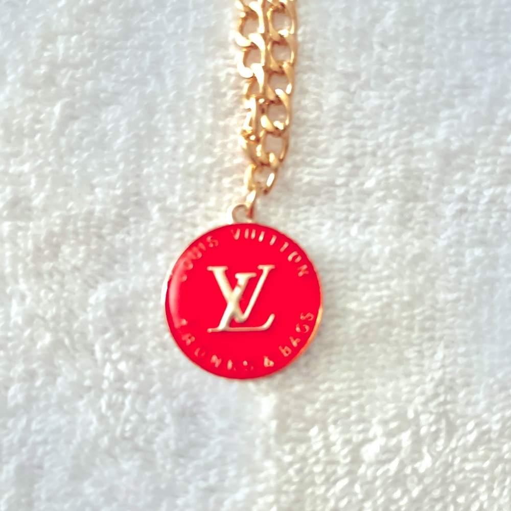 🔥Authentic LV charm on an unbranded chain. All offers considered.